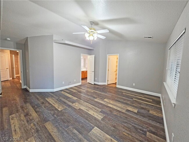 Building Photo - 3630 E Vineyard Dr