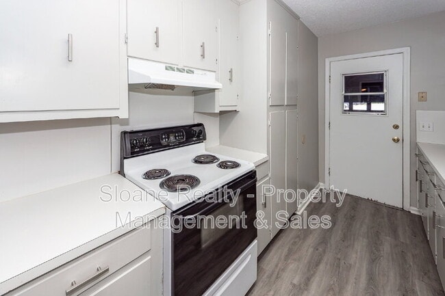 Building Photo - 40 Meander Row