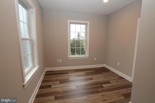 Building Photo - 301 Edgeboro Dr