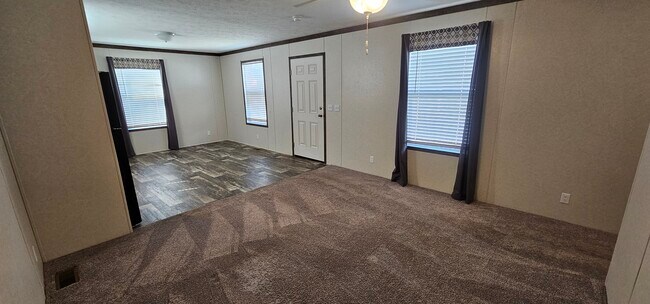 Building Photo - 237 Magnolia Pl