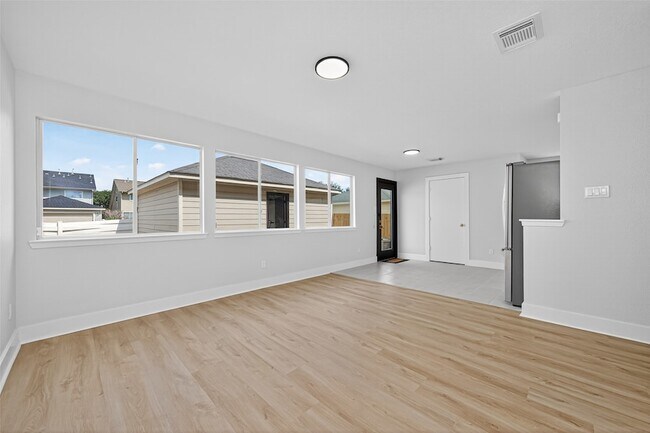 Building Photo - 19515 Fletcher Way Dr