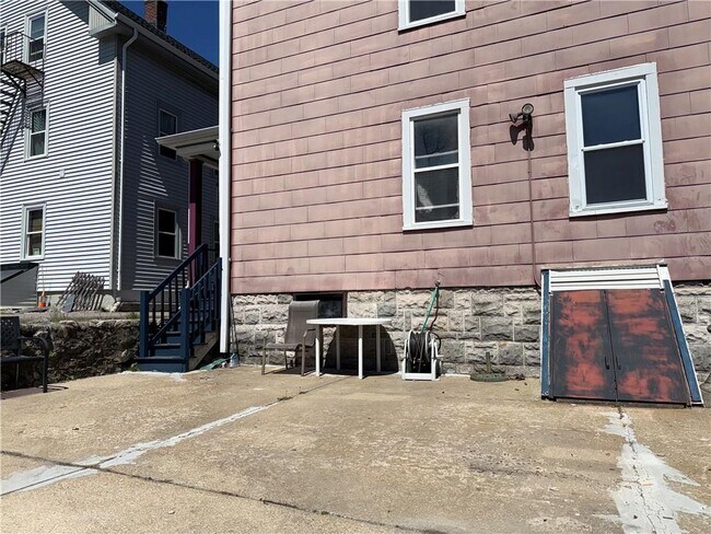 Building Photo - 550 Winter St