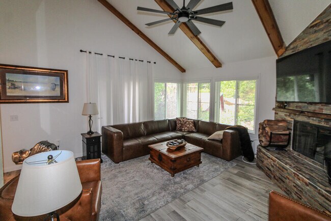Building Photo - 43063 Goldmine Woods Ln