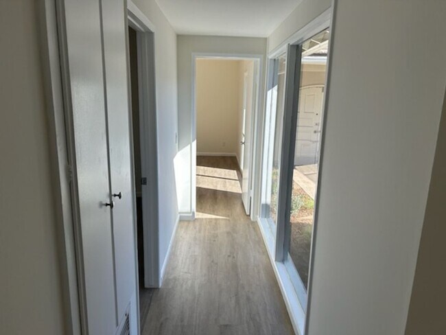 Building Photo - 4BD/$5650 MO/ 1 STORY HOME/WESTLAKE VILLAGE
