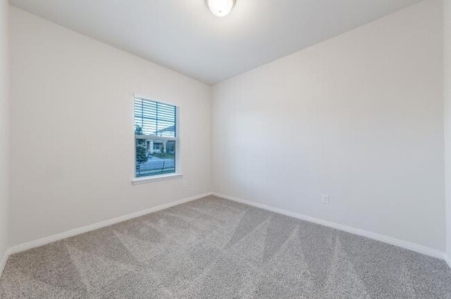 Building Photo - 14317 Heartland Dr