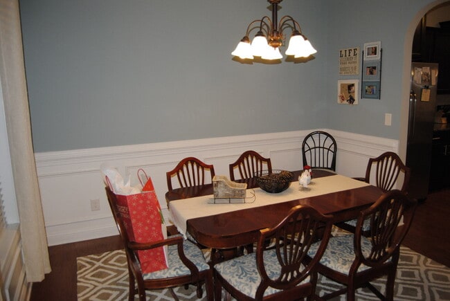 Building Photo - Spacious 4-Bedroom Home with Loft, New Car...
