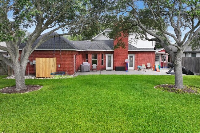 Building Photo - 8114 Etienne Dr