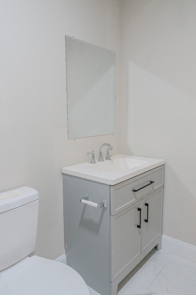 Building Photo - 129 W Church St