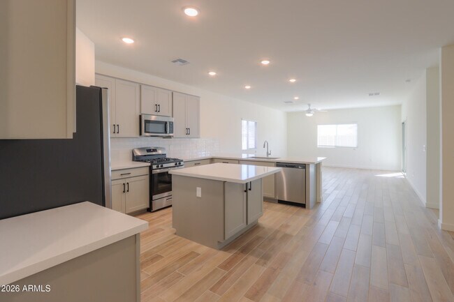 Building Photo - 40285 W Chambers Dr