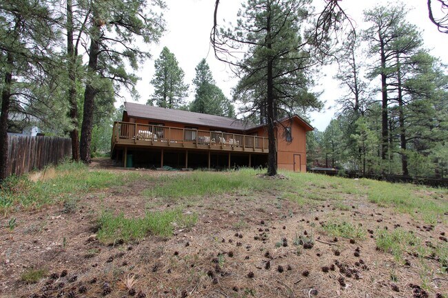 Building Photo - 3270 S Little Dr
