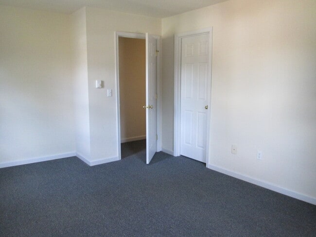 Building Photo - 115 Evans Run Dr