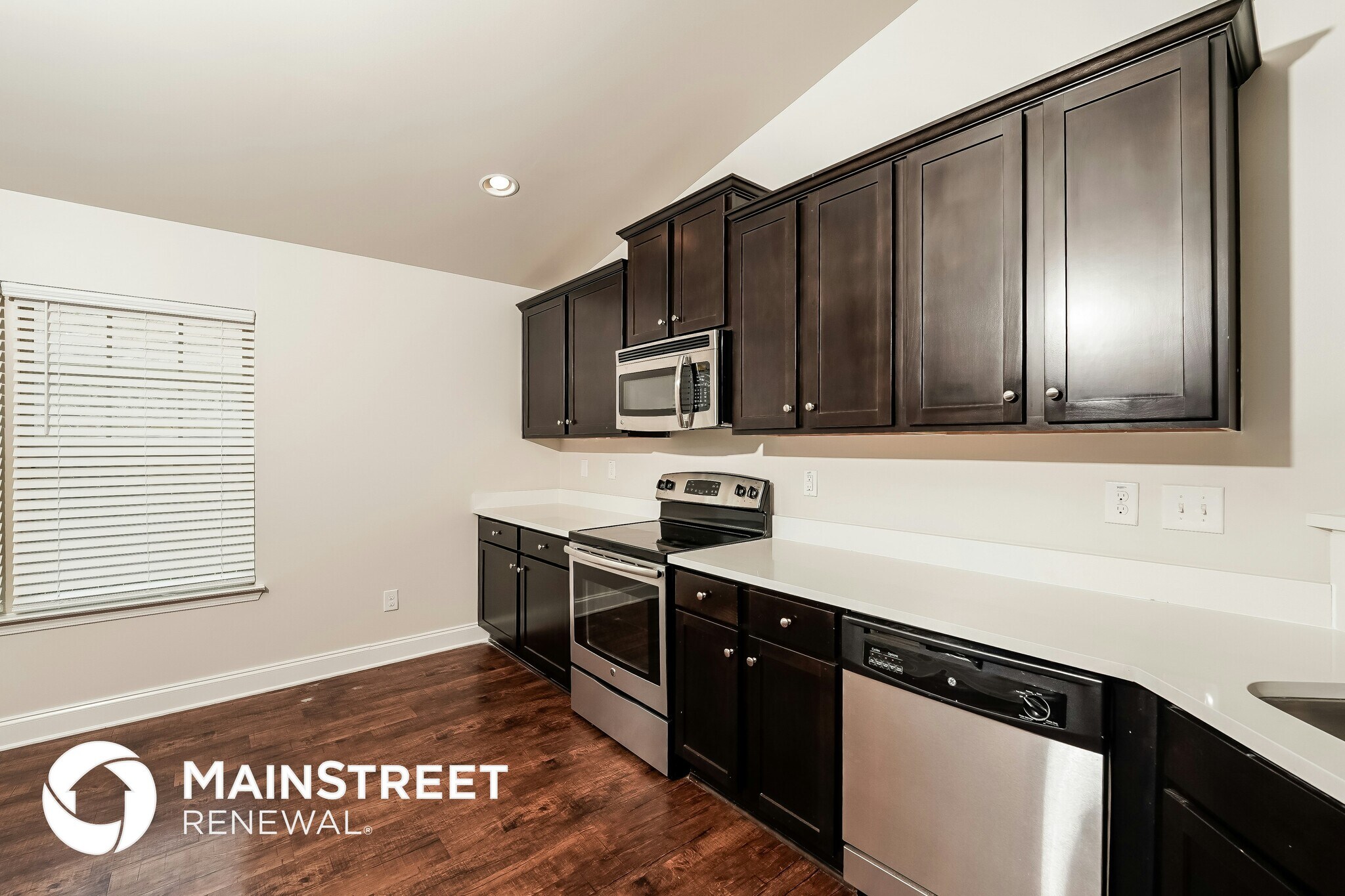 Building Photo - 980 Clover Ave