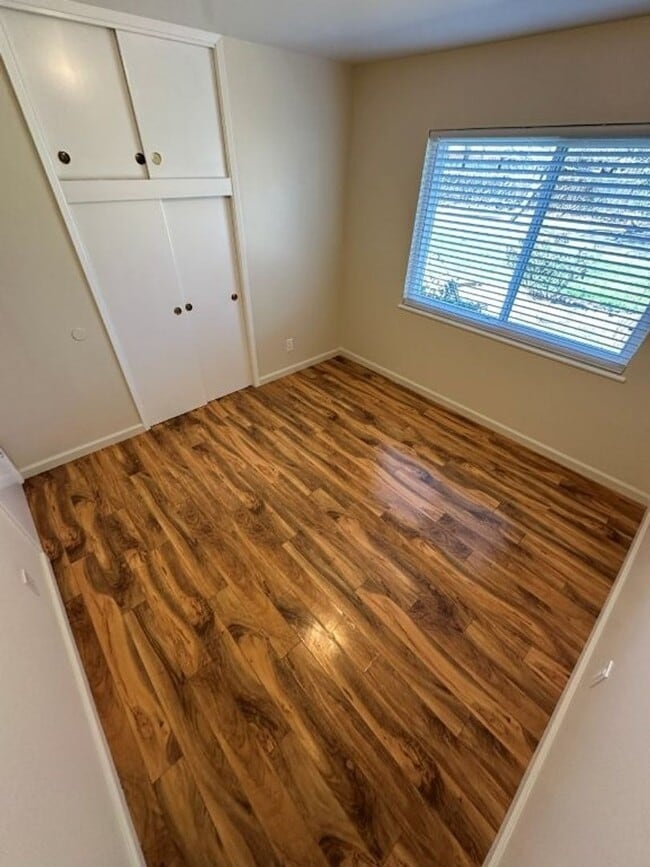 Building Photo - Nor Cal Realty Inc, 3 BD 2 BTH house with 2 car garage