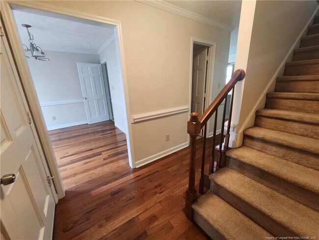 Building Photo - 7200 Kingsway Ct