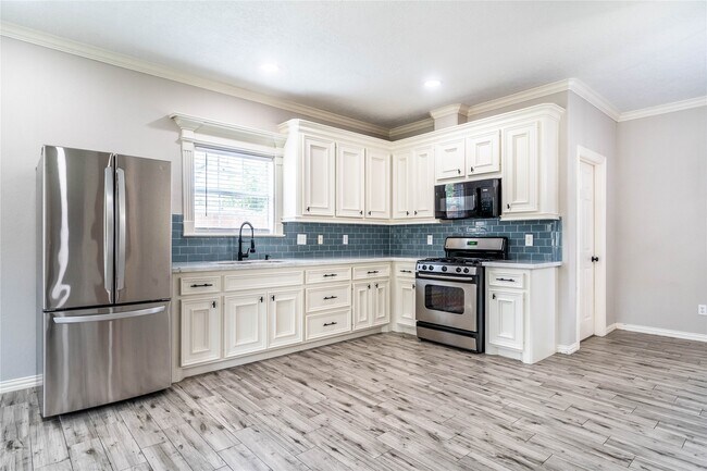 Building Photo - 4118 Topping St