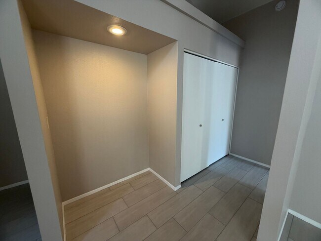 Building Photo - Newly Remodeled Glendale Home