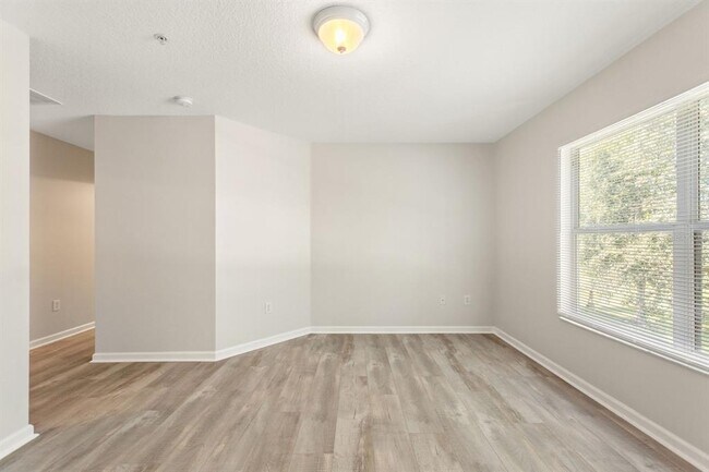 Building Photo - 1220 Priory Cir