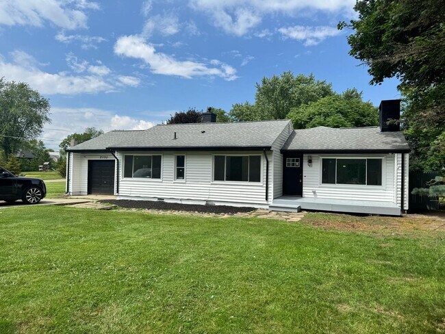 Building Photo - 2BD-1BTH HOME | NEWLY RENOVATED | WEST BLO...