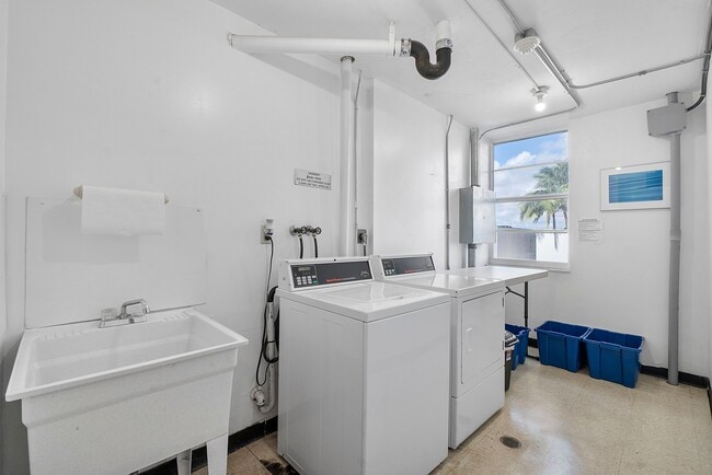 Building Photo - 1160 N Federal Hwy