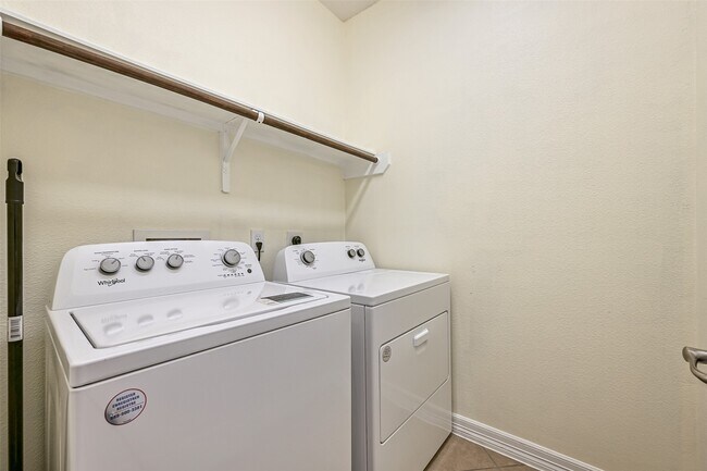 Building Photo - 3400 Volterra Cir