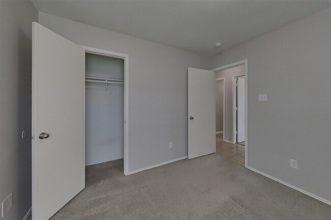 Building Photo - 1403 Glens Ferry Ln