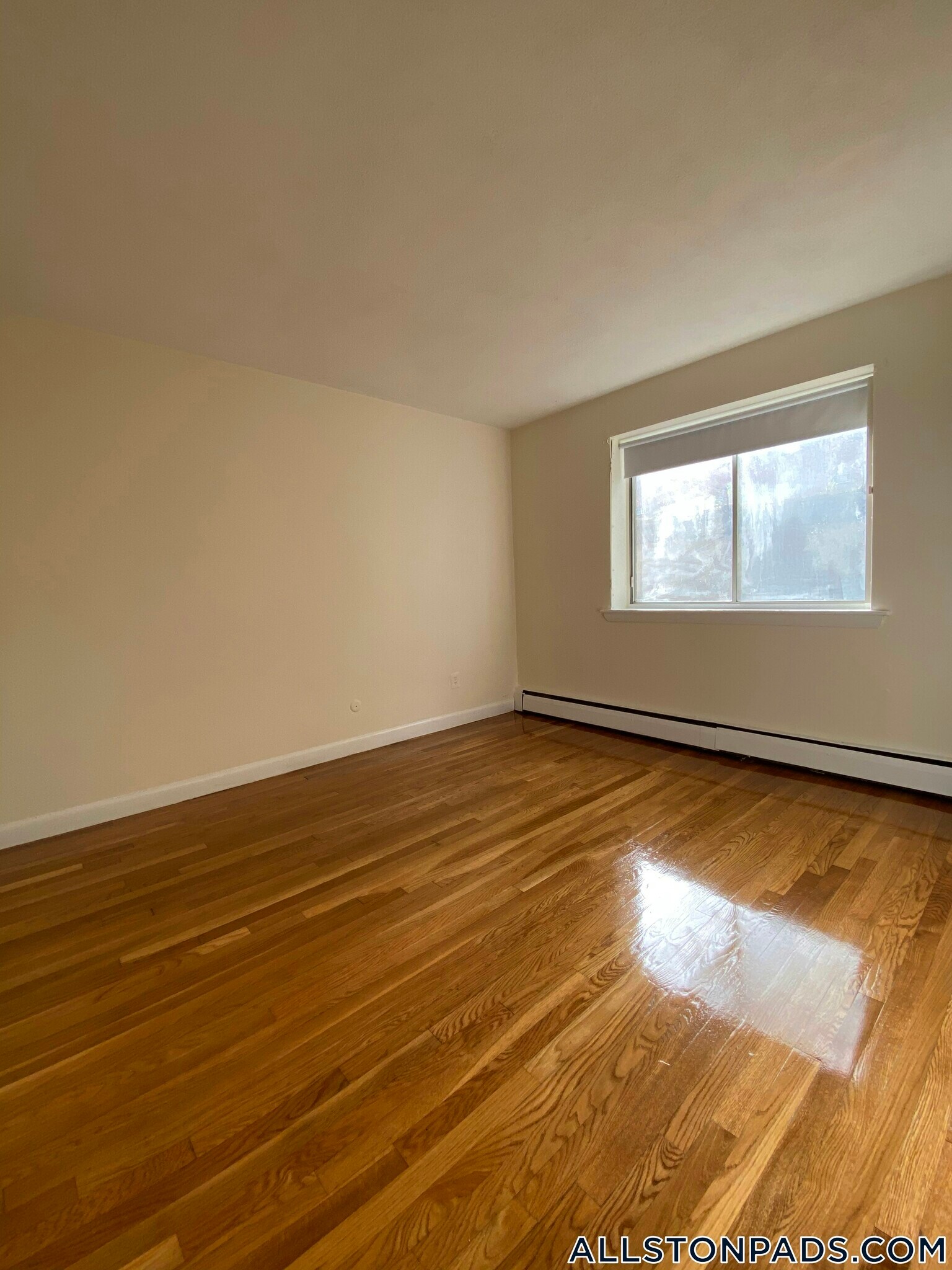 Building Photo - 84 Gardner St