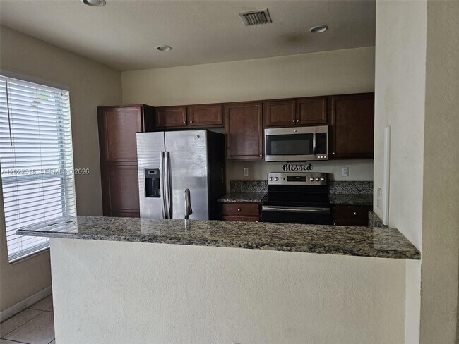 Building Photo - 9530 SW 171st Ct
