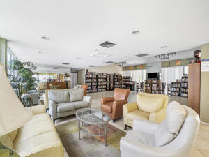 Building Photo - 2236 N Cypress Bend Dr