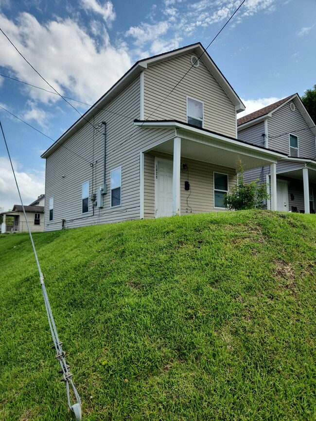Building Photo - 1628 Terrace Ave
