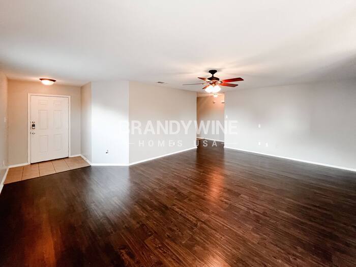 Building Photo - 411 Silver Leaf Dr