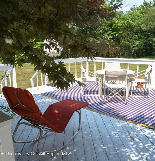 Building Photo - 4 Molland Dr