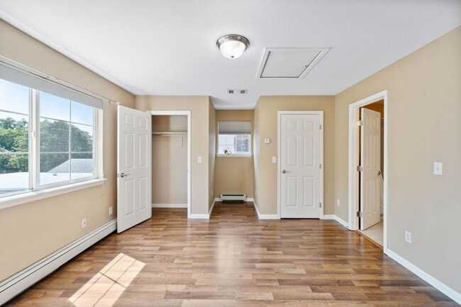 Building Photo - Spacious 3BD, 3.5BA Platt Park Home with Finished Basement and 2-Car Garage