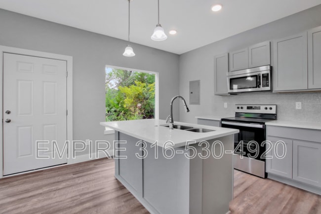 Building Photo - 4653 E 45th St N