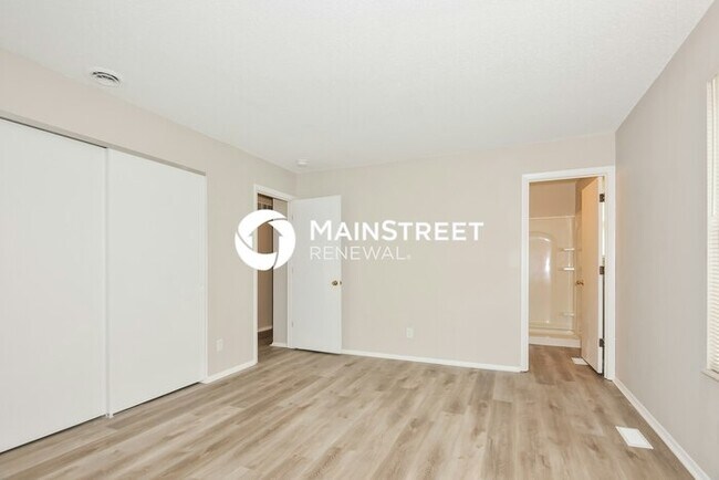 Building Photo - 3 Bedroom Pet-Friendly Home in FENTON, MO with Main Street Renewal