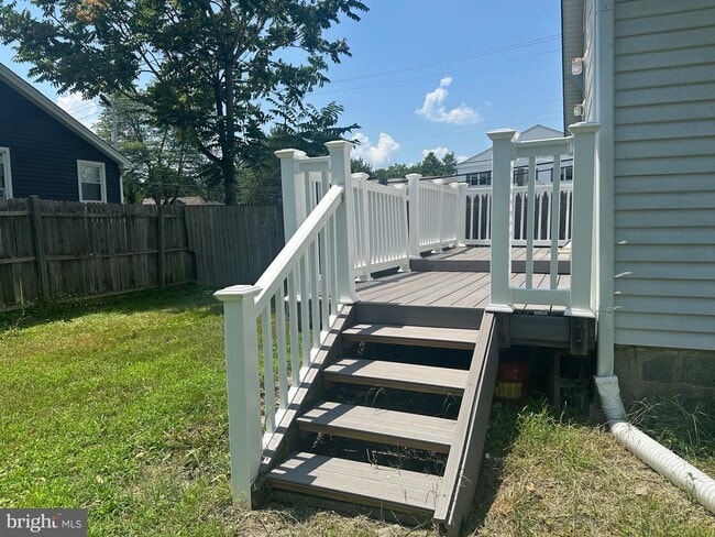 Building Photo - 316 Delsea Dr