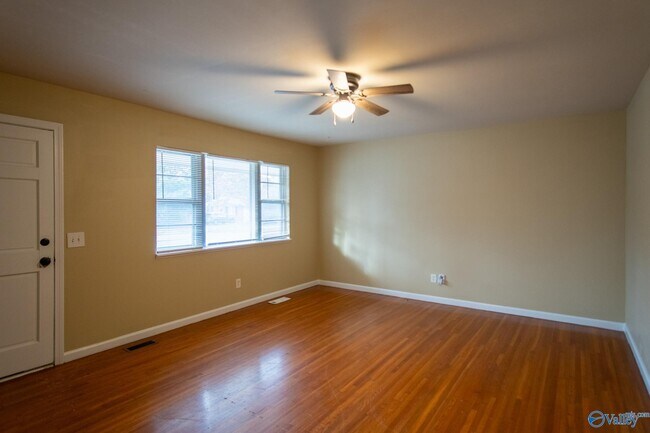 Building Photo - 3104 Cumbres Cir NW