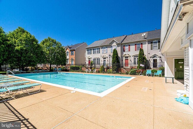 Building Photo - 953 Harrison Cir