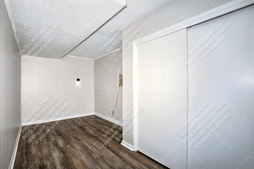 Building Photo - 6114 Hillside Ave