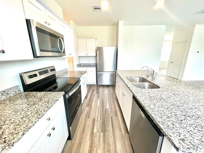 Building Photo - 5915 Grantgrala Dr