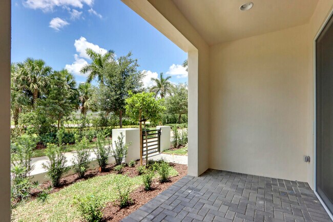 Building Photo - 12556 Gross Pointe Dr