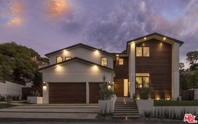 Building Photo - 13020 Greenleaf St