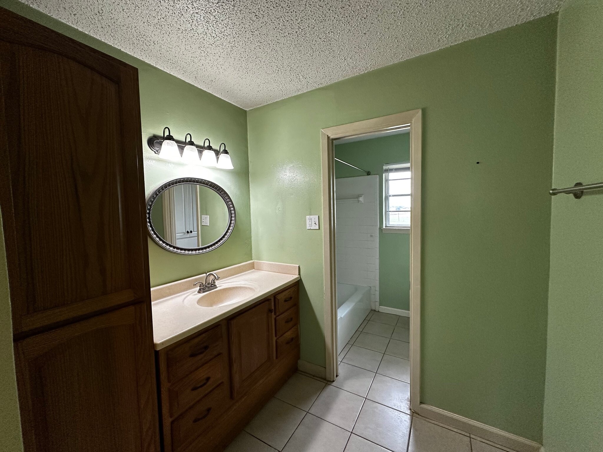 Building Photo - 179 Weldon Dr