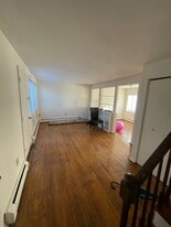 Building Photo - 10 Henderson Dr