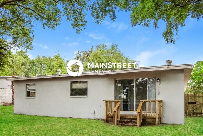 Building Photo - 3 Bedroom Pet-Friendly Home in Orlando, FL with Main Street Renewal