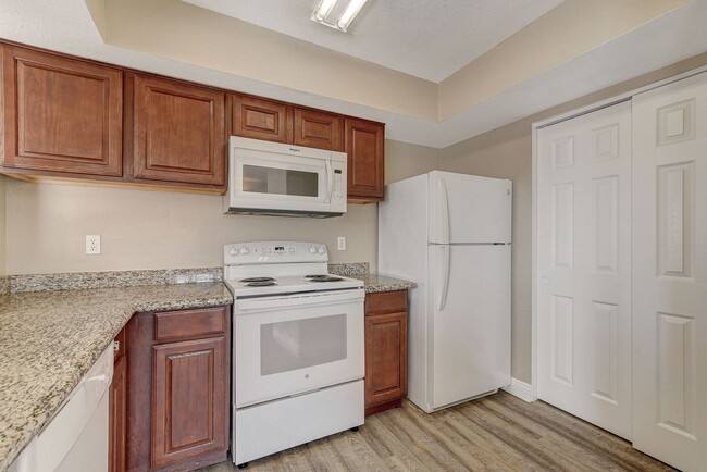 Building Photo - CHARMING 3BEDROOM CONDO IN 89156