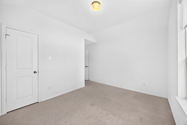 Building Photo - 16131 Sommerall Creek Ln