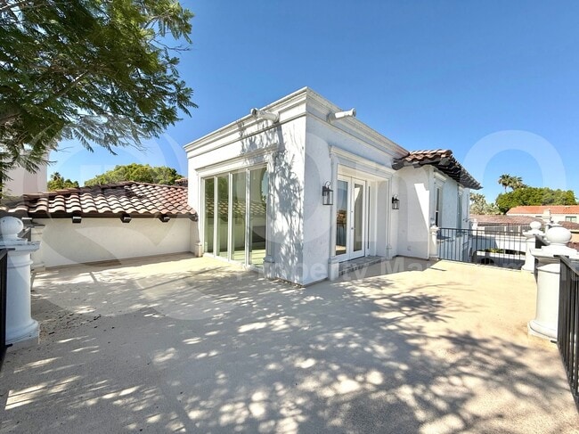 Building Photo - 1523 E Treasure Cove Dr