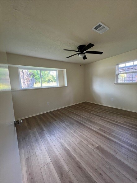 Building Photo - 5023 Ridgestone St