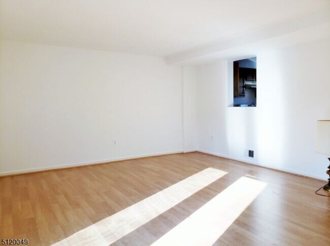 Building Photo - 53 Ben Franklin Dr