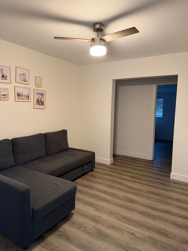 Building Photo - Furnished Home Available Now!